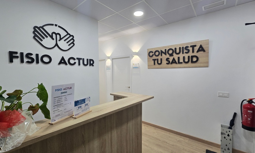 Image 3: Sesión de fisoterapia con diagnóstico y valoración previa para 1