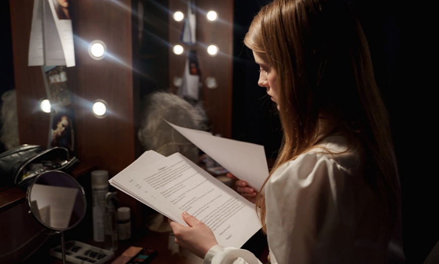 Image 11: 1 o 4 clases de teatro individual o clase privada grupal para 6 pax.