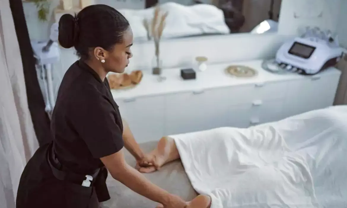 Massage personnalisé avec soin du visage en option avec Body Concept (jusqu'à 44% de remise) - Image 2