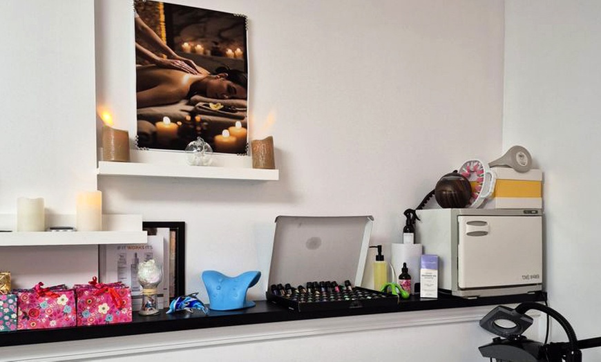 Image 6: 90-Minute 1, 3, or 5 Dubai Signature Luxury Chemical Peel Facials