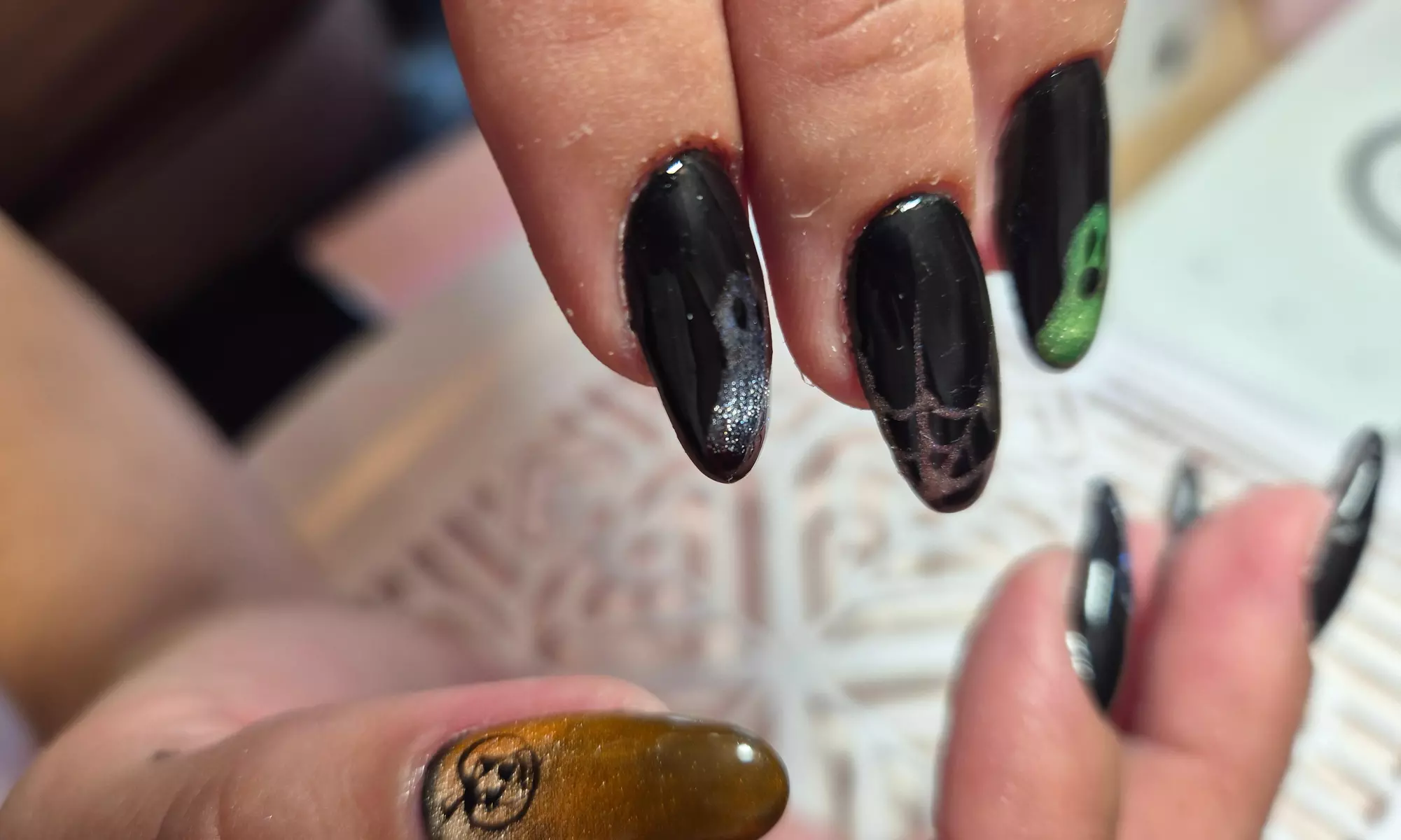 Beauté des mains chez Le Palais d'Apolonia