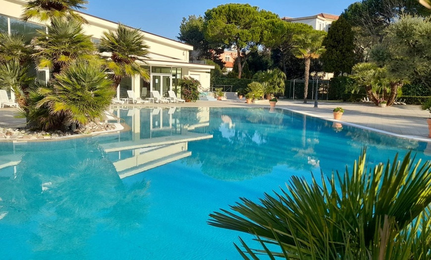 Image 15: Abano Terme 4*: Smart Room con mezza pensione e piscine termali