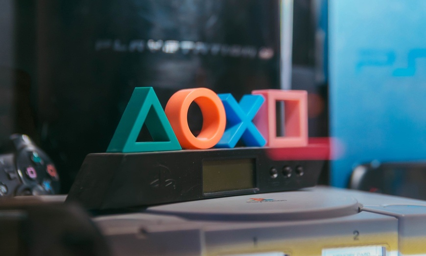 Image 11: Pase o descuento del 10 % para evento en sala de recreativos retro