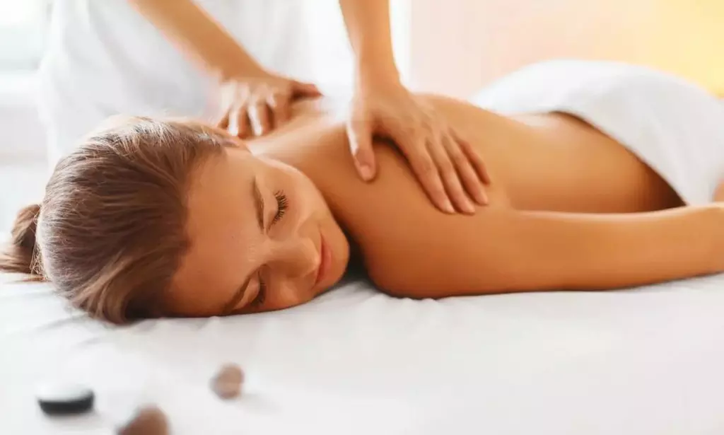 Relax with 30-Min Scalp & 15-Min Hand Massage or 60-Min Scalp w/ Neck & Shoulder Massage (Up to 38%Off) - Primary Image