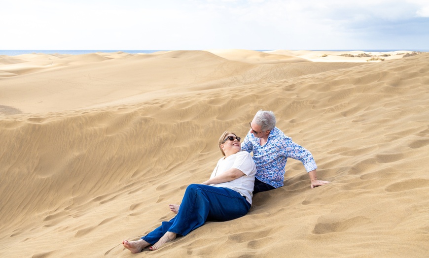 Image 7: Sesión fotográfica en exteriores con fotos editadas en alta resolución