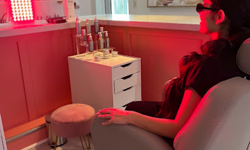 Image 6: Head-to-Toe Glow: Luxe Scalp & Facial Therapy Packages

