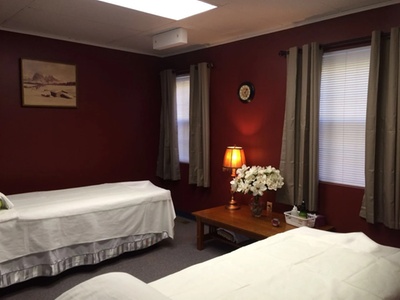 30-Minute Hot-Stone Massage with Aromatherapy and Body Scrub - Hamilton Health Spa