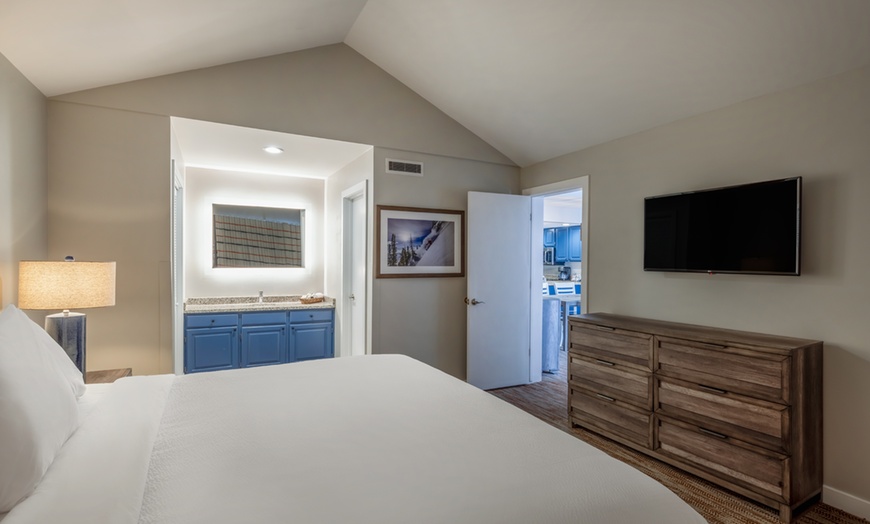 Image 5: Charming Stay at Park Plaza Resort, Ascend Hotel Collection in, UT.