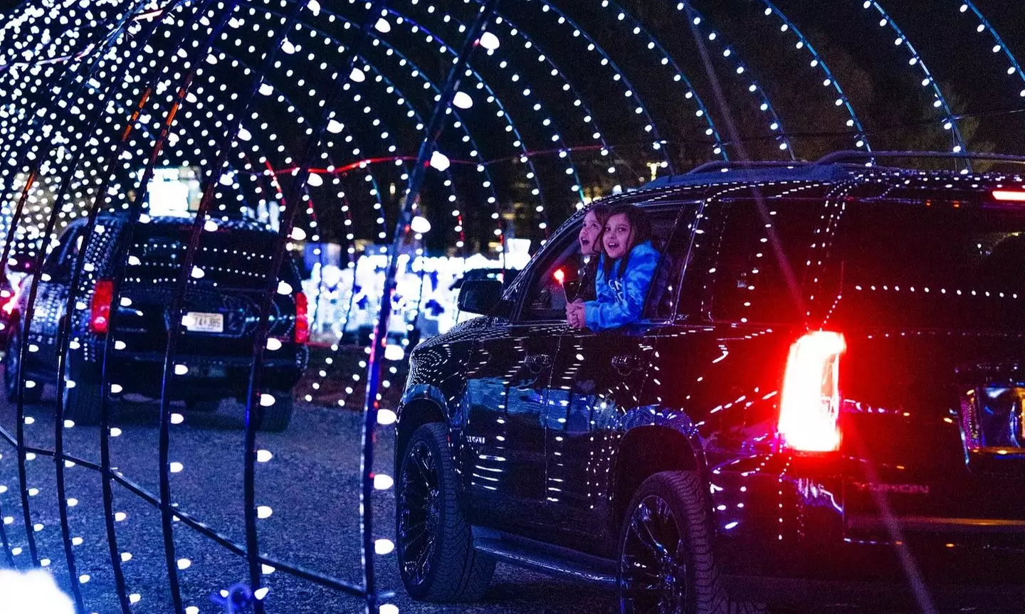 Glow! Presents Tinsel Turnpike Drive-Thru Holiday Lights