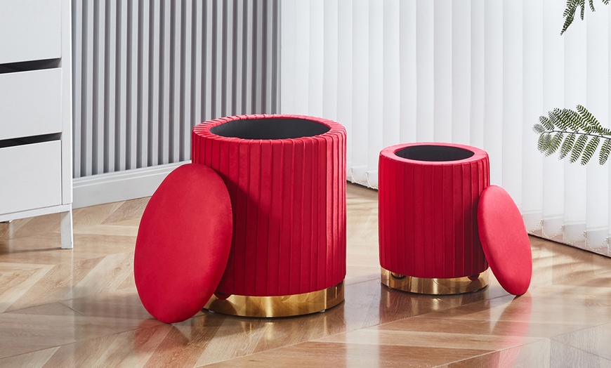 Image 22: Coppia di pouf contenitori in velluto