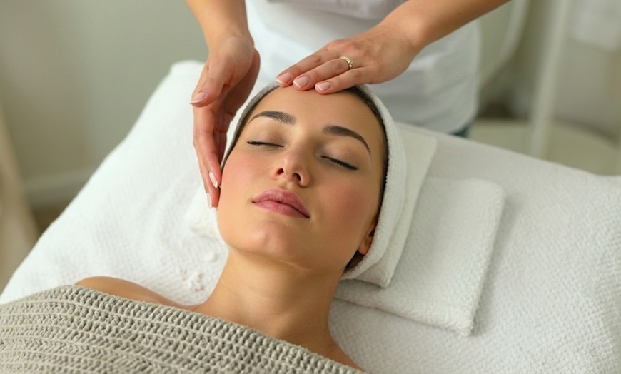 Image 2: 40, 50-Min Robot AI Massages or 60, 75-Min Combo Sessions