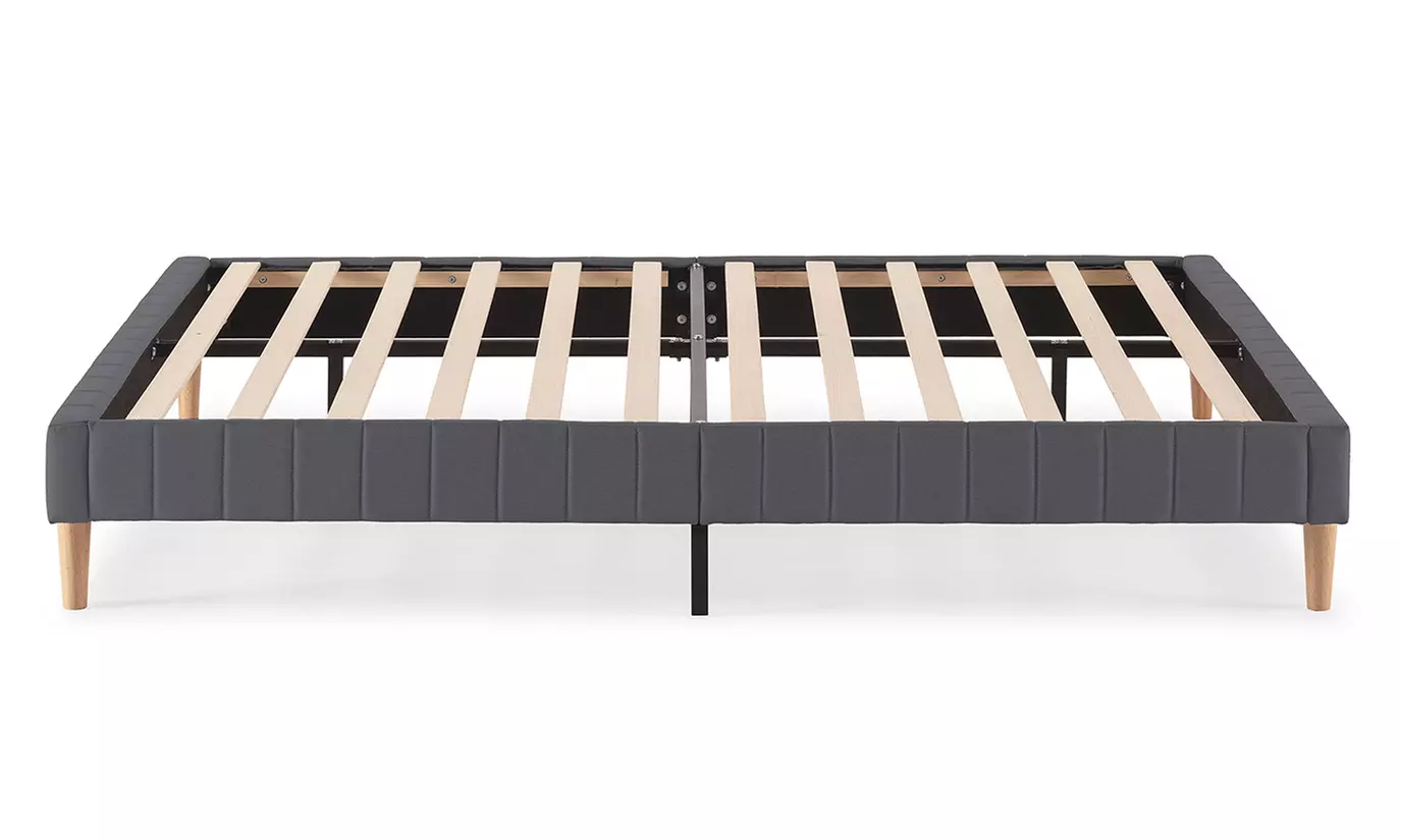 Gepolstertes Bettgestell „Eris“ mit Lattenrost