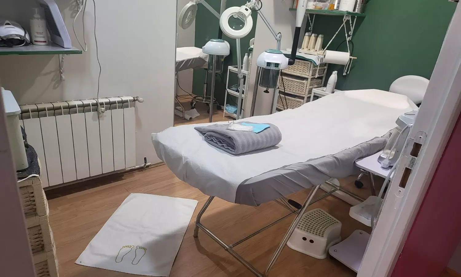 Limpieza facial con microdermoabrasión, ultrasonidos y máscara LED