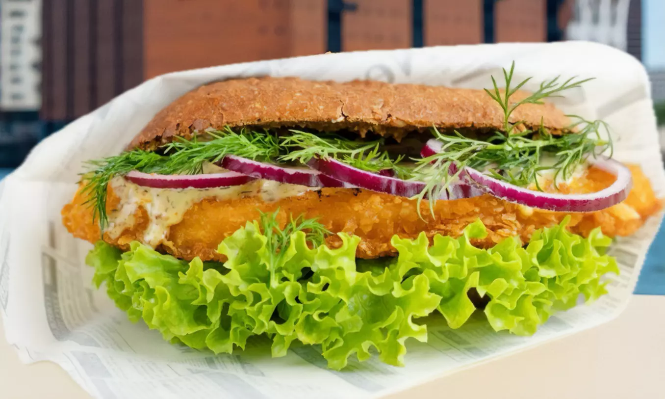 1 oder 2x Fischbrötchen nach Wahl inkl. selbstgemachtem Hausschnaps