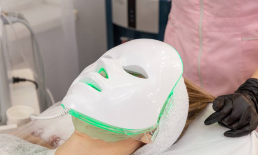 Image 14: Limpieza facial express, profunda o rejuvenecedora con serum y masaje