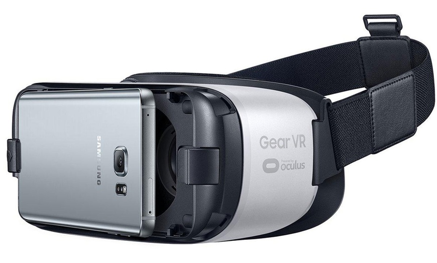 Image 3: Samsung Virtual Reality Headset