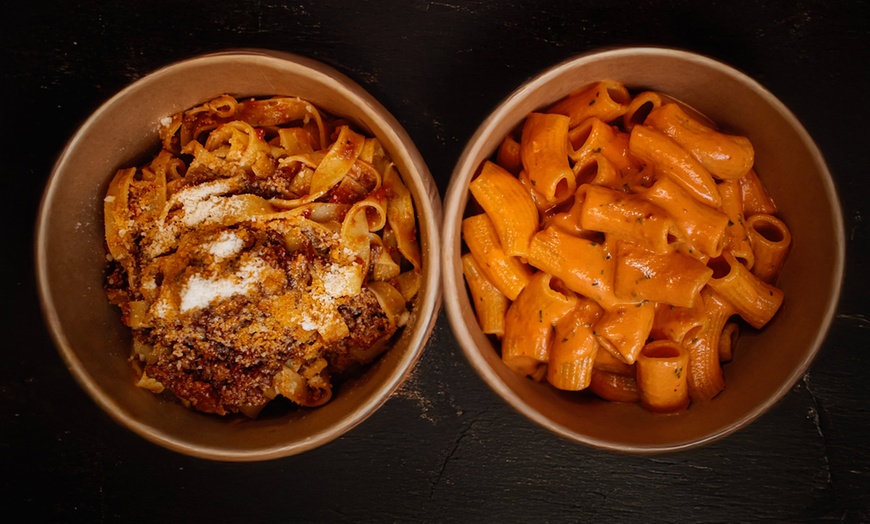 Image 5: Pizza & Friends Banquet | Pizza Party for 4 – The Ultimate Group Feast