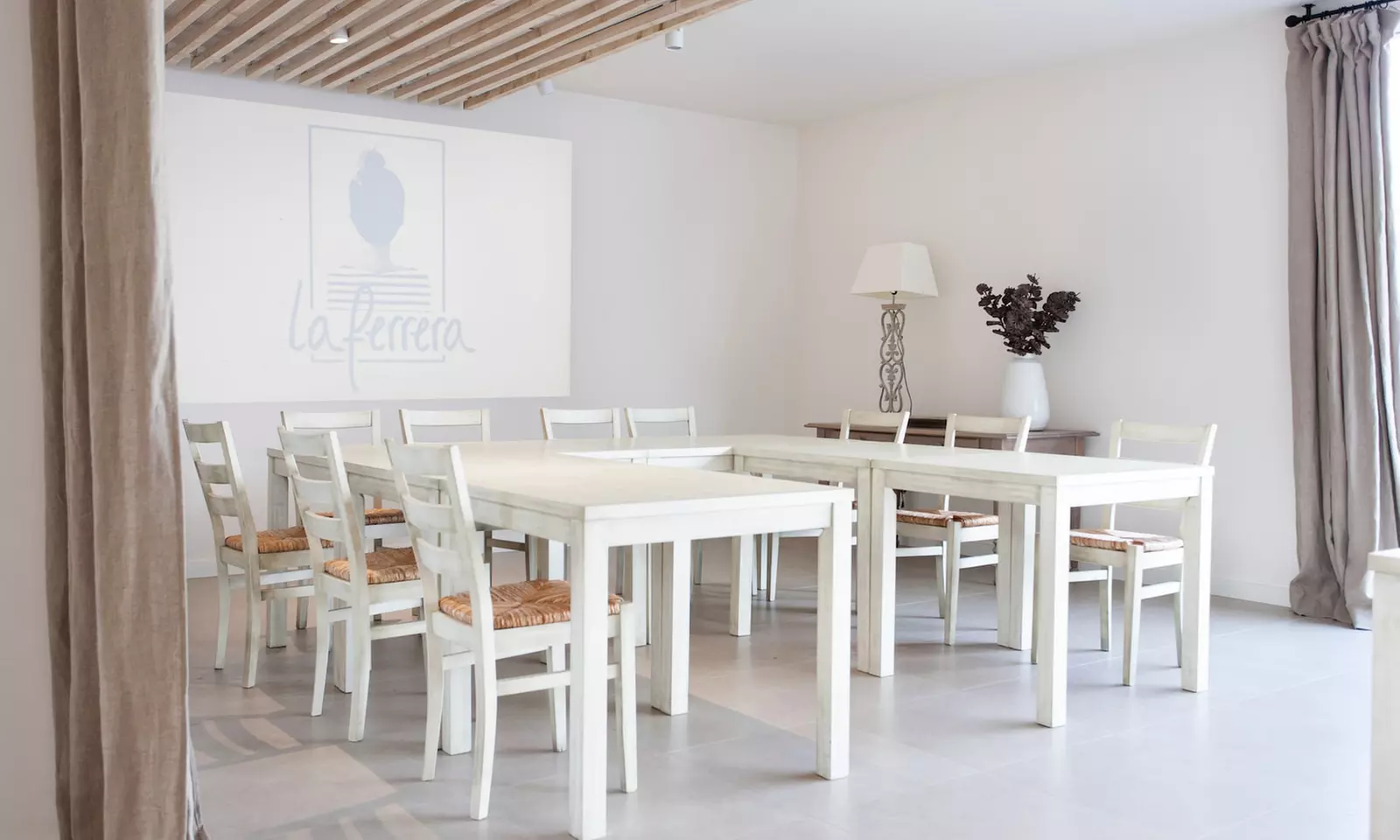 Comilona frente al mar: menú mediterráneo La Ferrera para 2 o 4 pax.