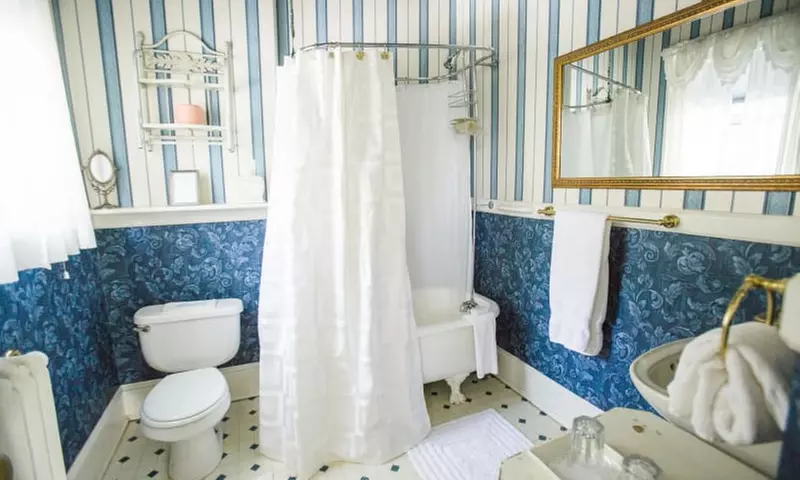 Member Pricing: Charming B&B Near Grove Park With Veranda Views