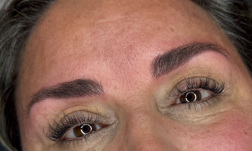 Image 2: Perfekt definierte Brauen & Lippen durch Permanent Make-up