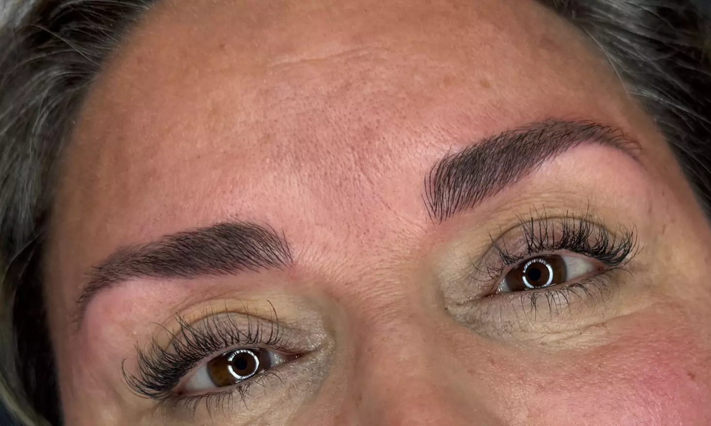 Perfekt definierte Brauen & Lippen durch Permanent Make-up