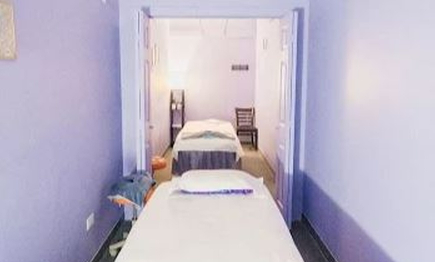 Image 3: Couples 60-Minute Swedish or Deep Tissue Massage with Hot-Stone & More