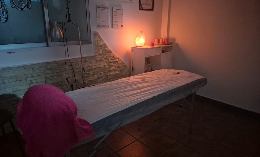 Image 3: Sesión de masaje deportivo o circulatorio