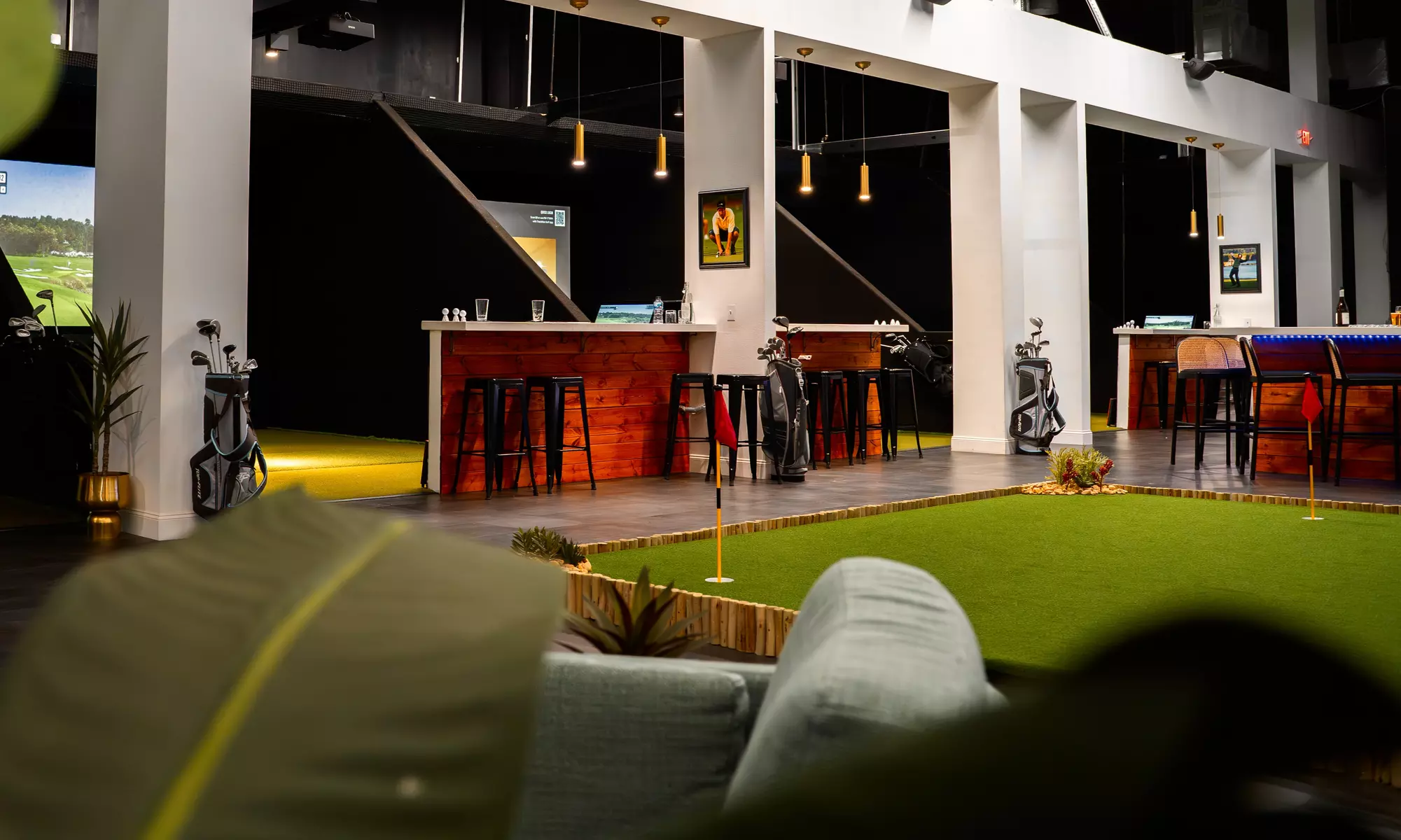 Indoor Golf Simulators: Over 230 Global Courses