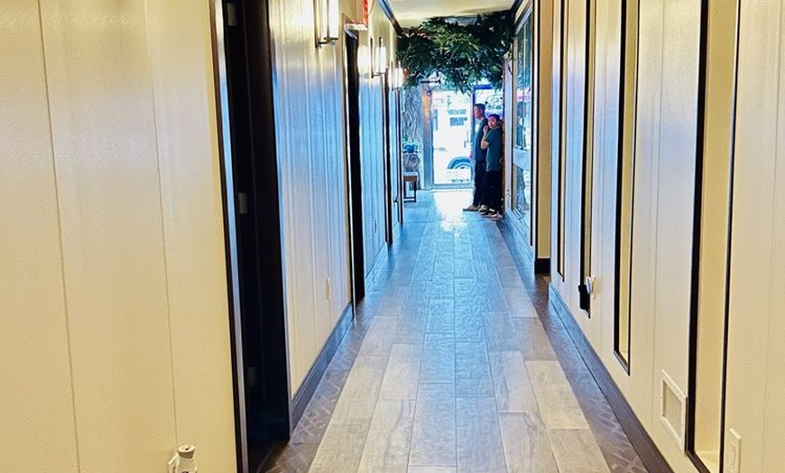 Image 3: Custom 60-Minute Full Body or Couples VIP Room Massage at Spa Zone