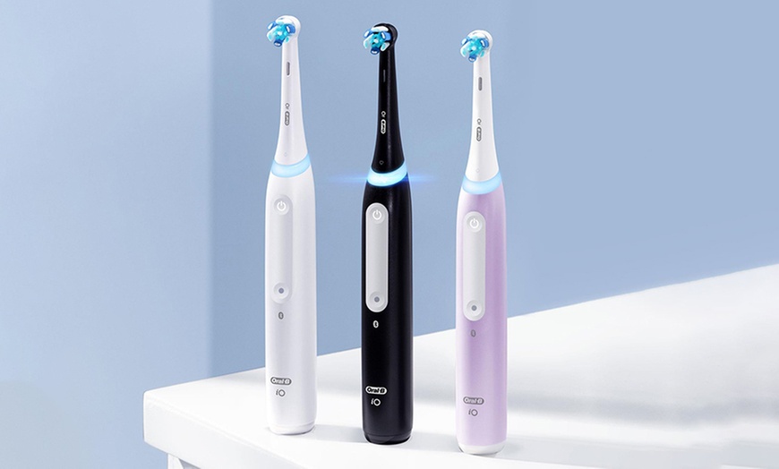 Image 20: Oral-B Electric Rechargeable Toothbrush Range 