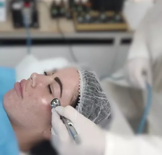 60 Min. Anti-Aging-Gesichtsbehandlung mit O2 Air Brush Technologie (32% sparen) - Primary Image