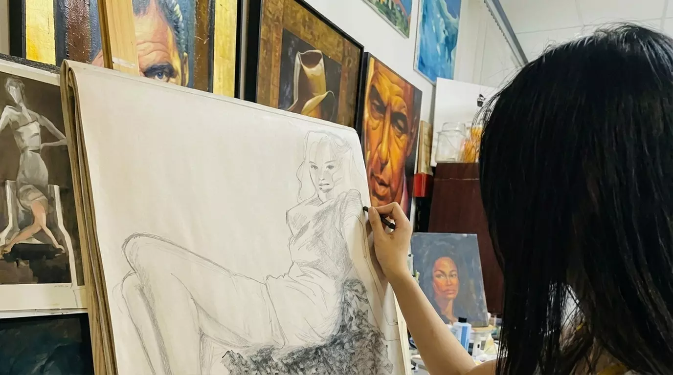 Drawing Session w/ Graphite, Charcoal or Pastel or 3-Hr Master's Class