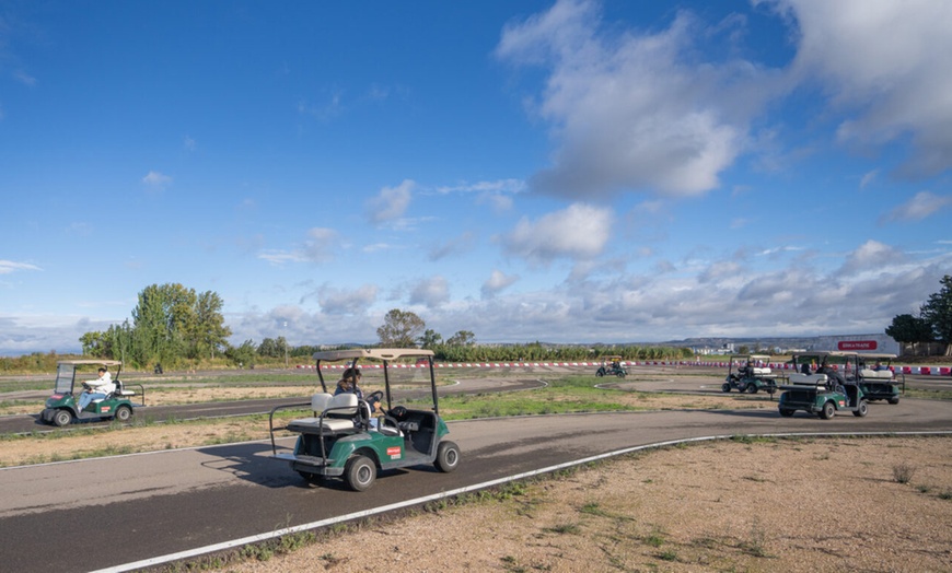 Image 6: Curso de conducción para 1 niño con simulador, gafas y buggies
