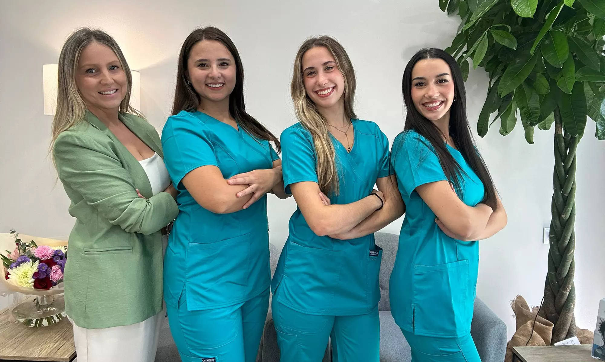 Limpieza dental y revisión con opción a TAC dental en clínica familiar