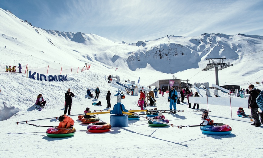 Image 3: Forfait de ski pour 1 ou 6 jours entre deux stations mythiques