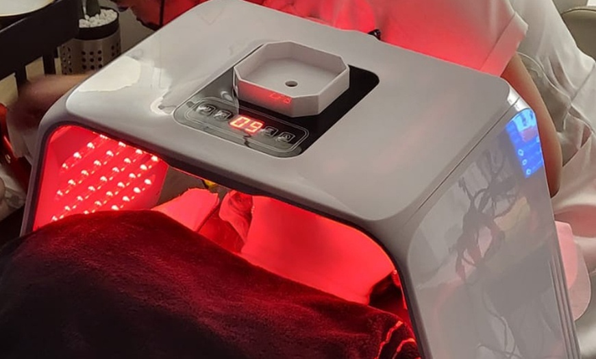 Image 3: Masaje capilar booster o con limpieza facial incluida