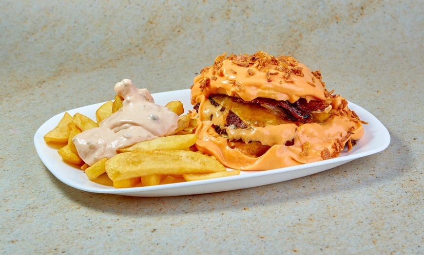 Image 4: Menú hamburguesas con entrantes, postres y bebidas 