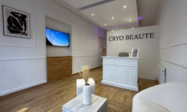 Séance de cryolipolyse chez Cryo Beauté