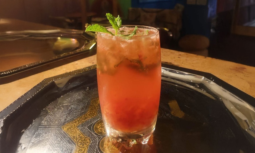 Image 3: Cóctel y sisha con sabores a elegir para 2 o 4 personas