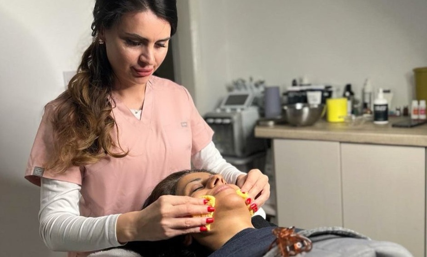 Image 1: Up to 81% Off on Facial - HydraFacial 