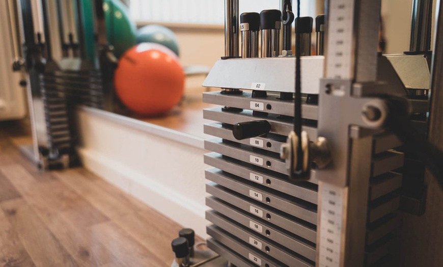 Image 19: 30-60 Min. Kräuterstempel-Massage für 1 Person