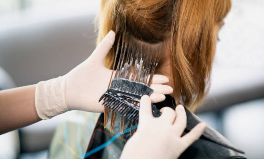 Image 6: Lavado, mascarilla, corte de puntas y brushing 
