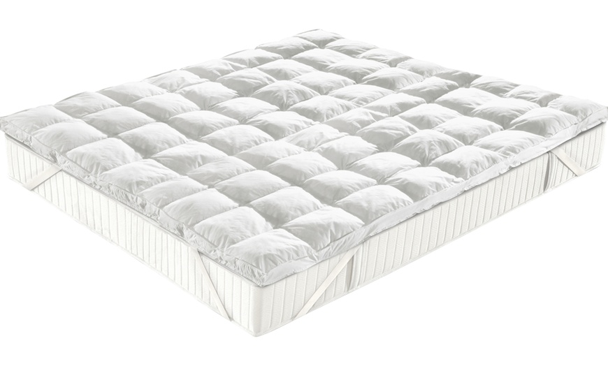 Image 1: Topper matrimoniale in microsfere Alviero Martini