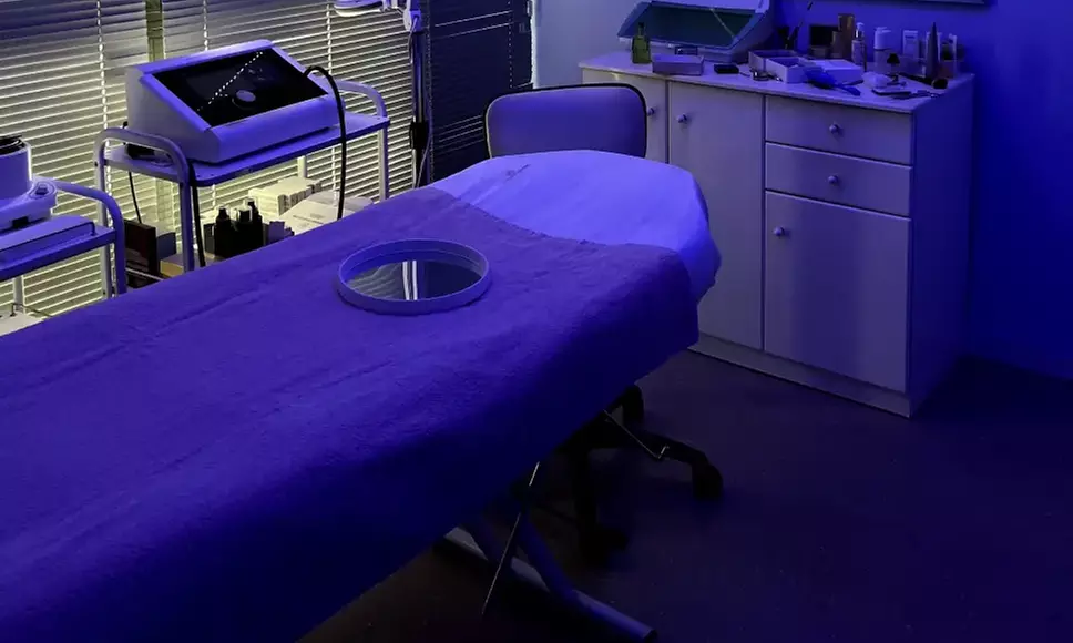 Higiene facial con colágeno y diseño cejas