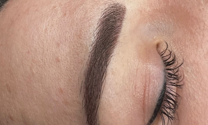 Image 10: Perfekt definierte Brauen & Lippen durch Permanent Make-up