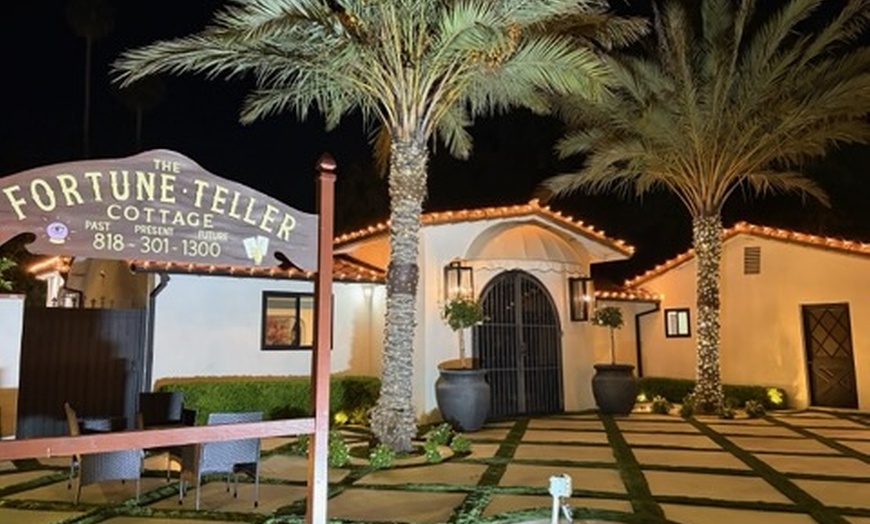 Image 3: 88% Off on Psychic/Astrology/Fortune Teller at Psychic Garden