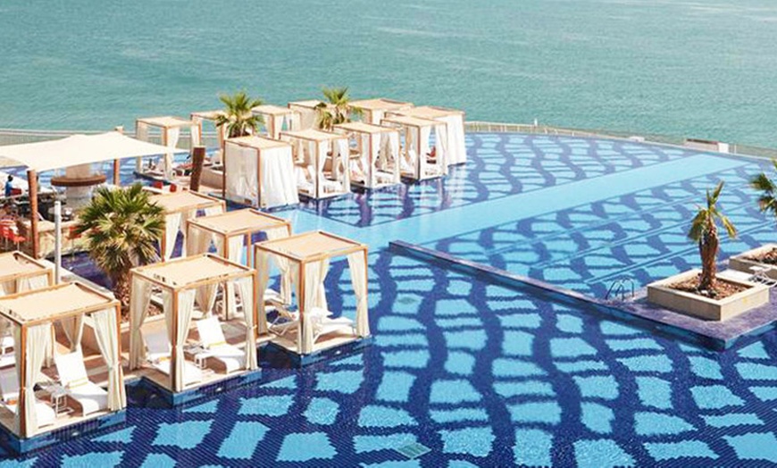 Image 1: 5* Saturday Brunch w/Optional Pool Access: Child AED 75, Adult AED 149