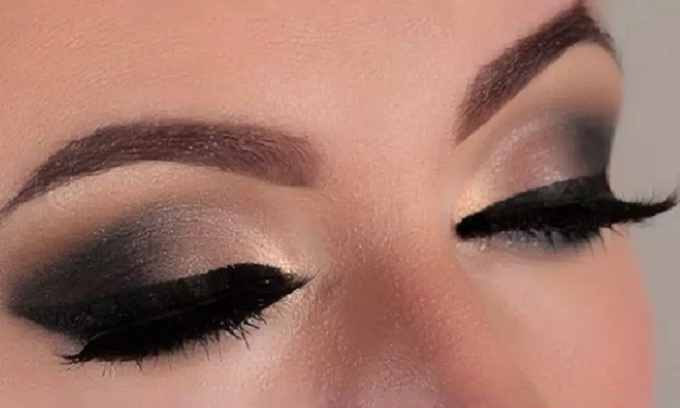 1 ou 2 pochoirs pour eye-liner ou fard à paupières - Primary Image