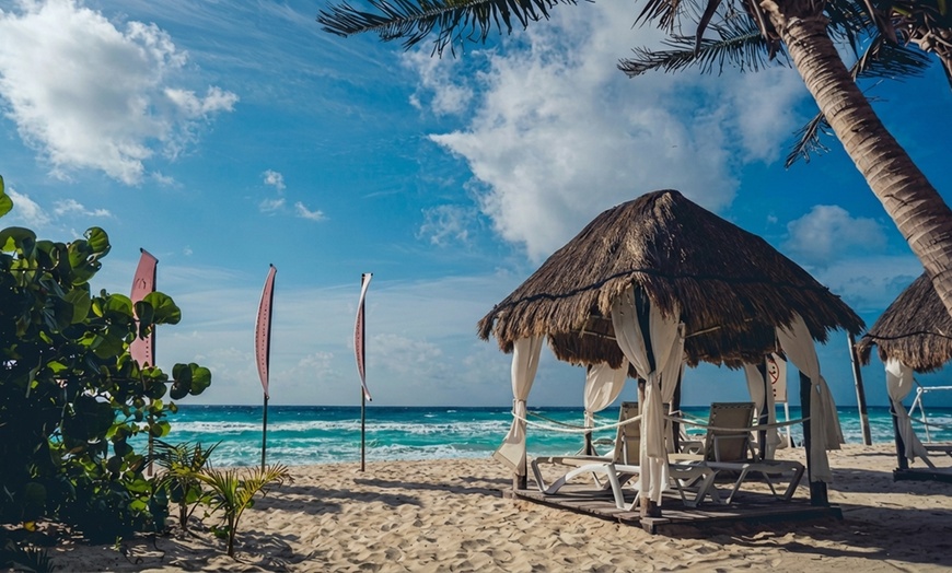 Image 17: ✈ All-Incl. Paradise: 4 Nights at Flamingo Beach Resort Cancún