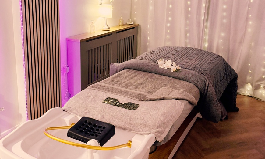 Image 2: Relax with 45 or 60-Min Japanese Head Spa with Optional Foot Treatment